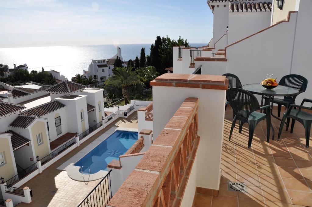 Nerja Paradise Rentals - Chimenea Apts Luaran gambar